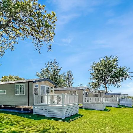 Orchards Holiday Park Newbridge  Exterior foto