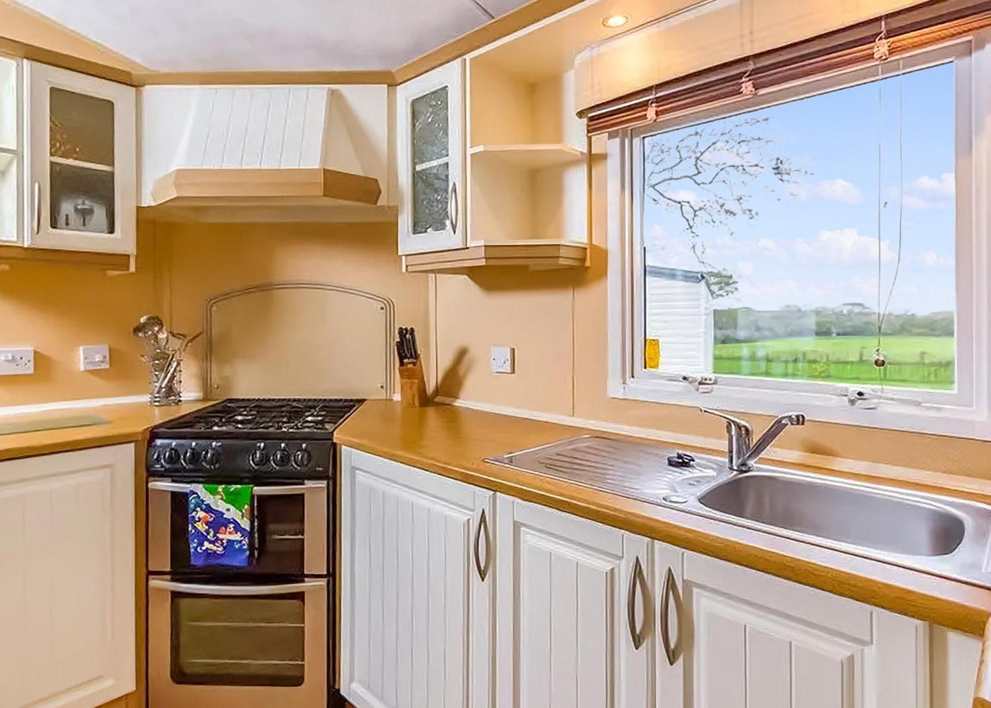 Orchards Holiday Park Newbridge  Quarto foto
